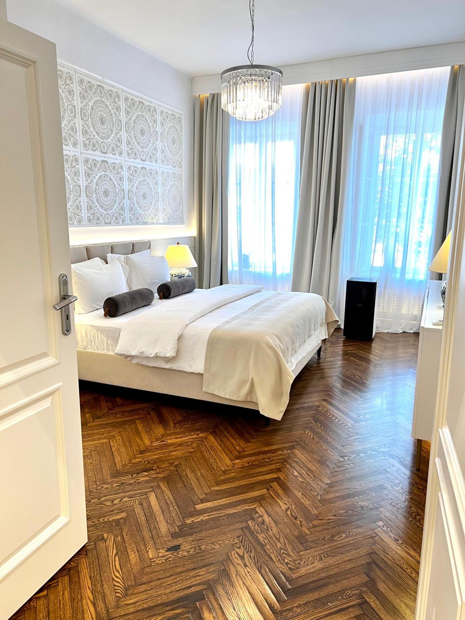 Mondrian Luxury Suites & Apartments Old Town Warschau Buitenkant foto