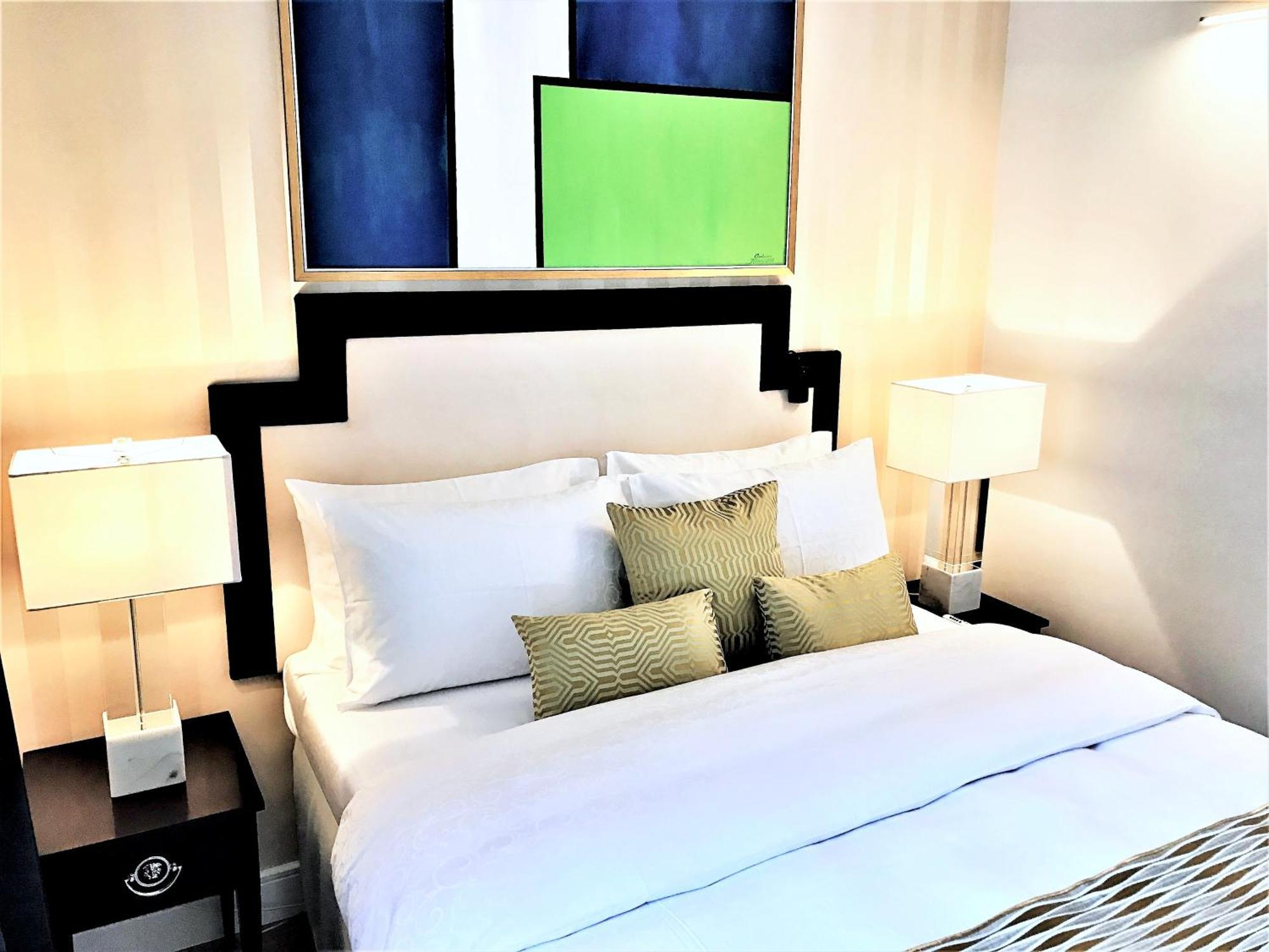 Mondrian Luxury Suites & Apartments Old Town Warschau Kamer foto