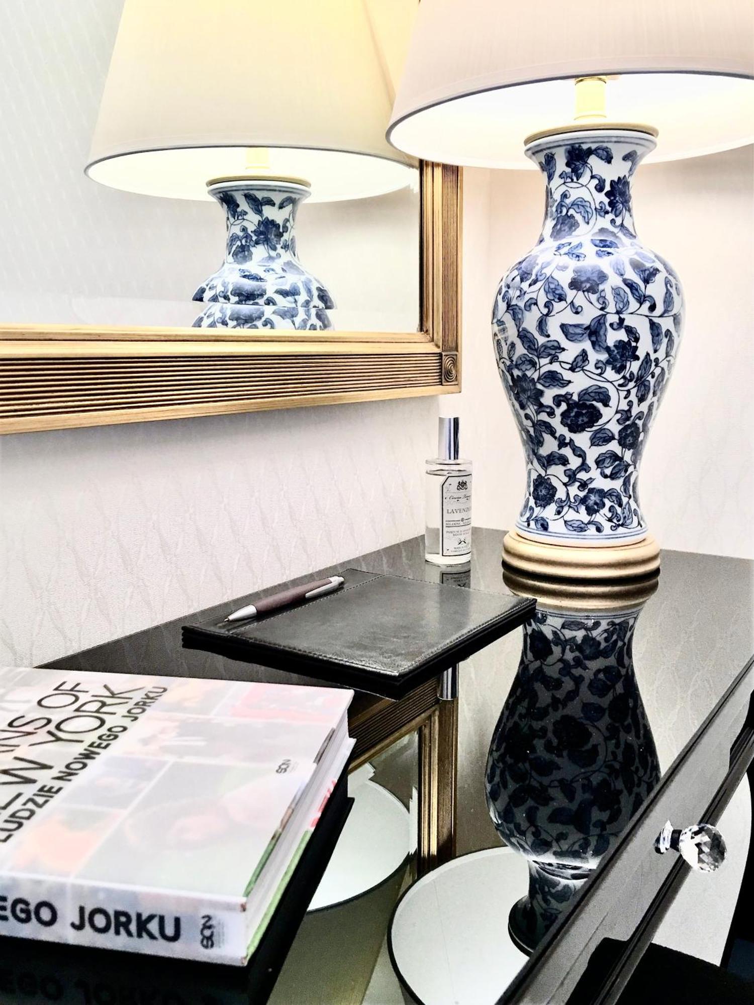 Mondrian Luxury Suites & Apartments Old Town Warschau Kamer foto