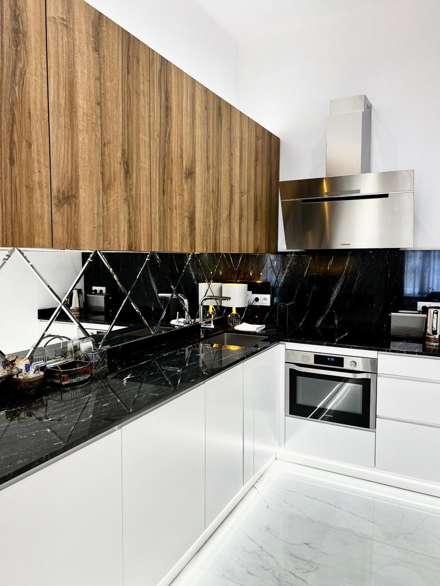 Mondrian Luxury Suites & Apartments Old Town Warschau Kamer foto