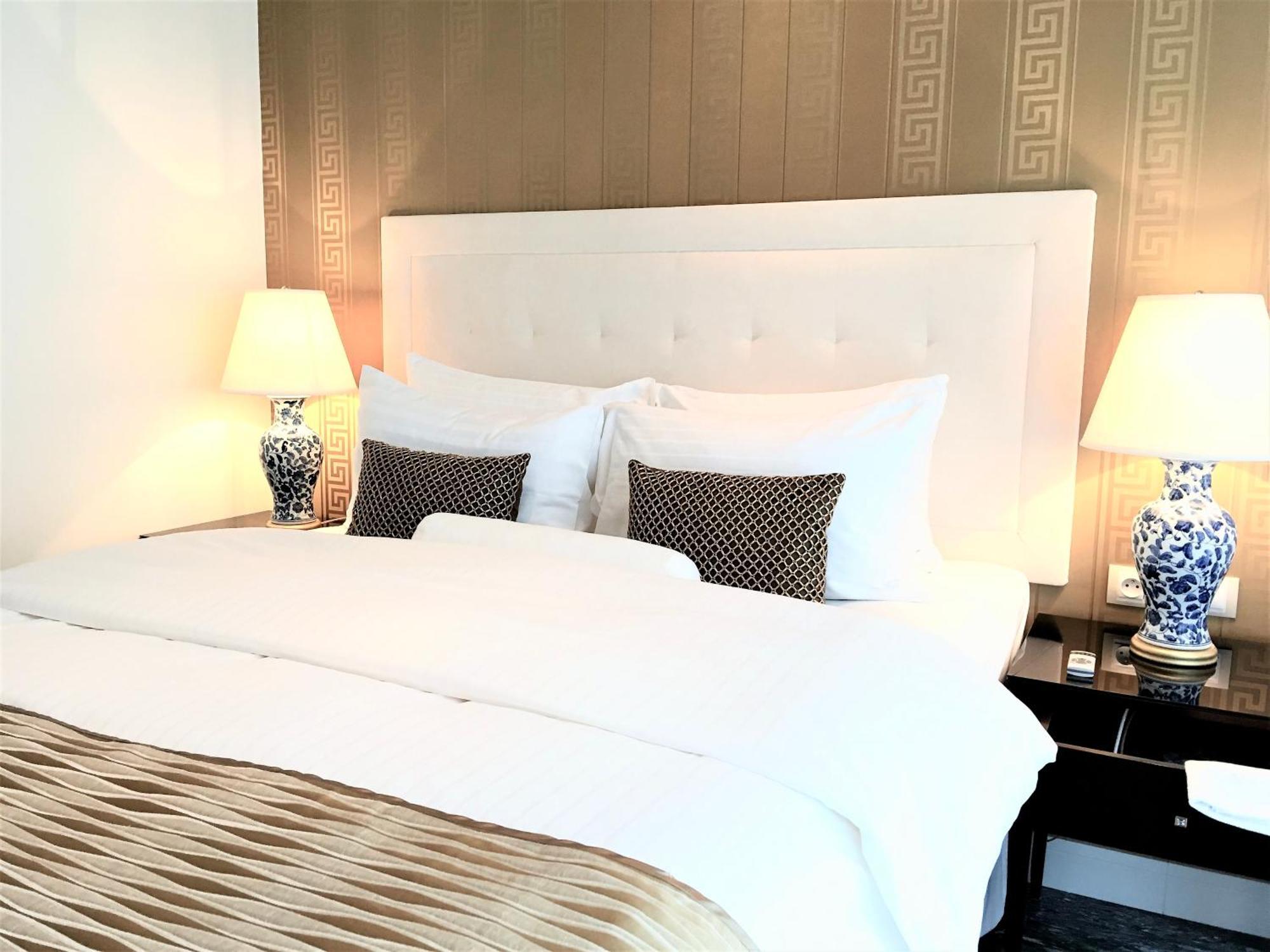 Mondrian Luxury Suites & Apartments Old Town Warschau Kamer foto
