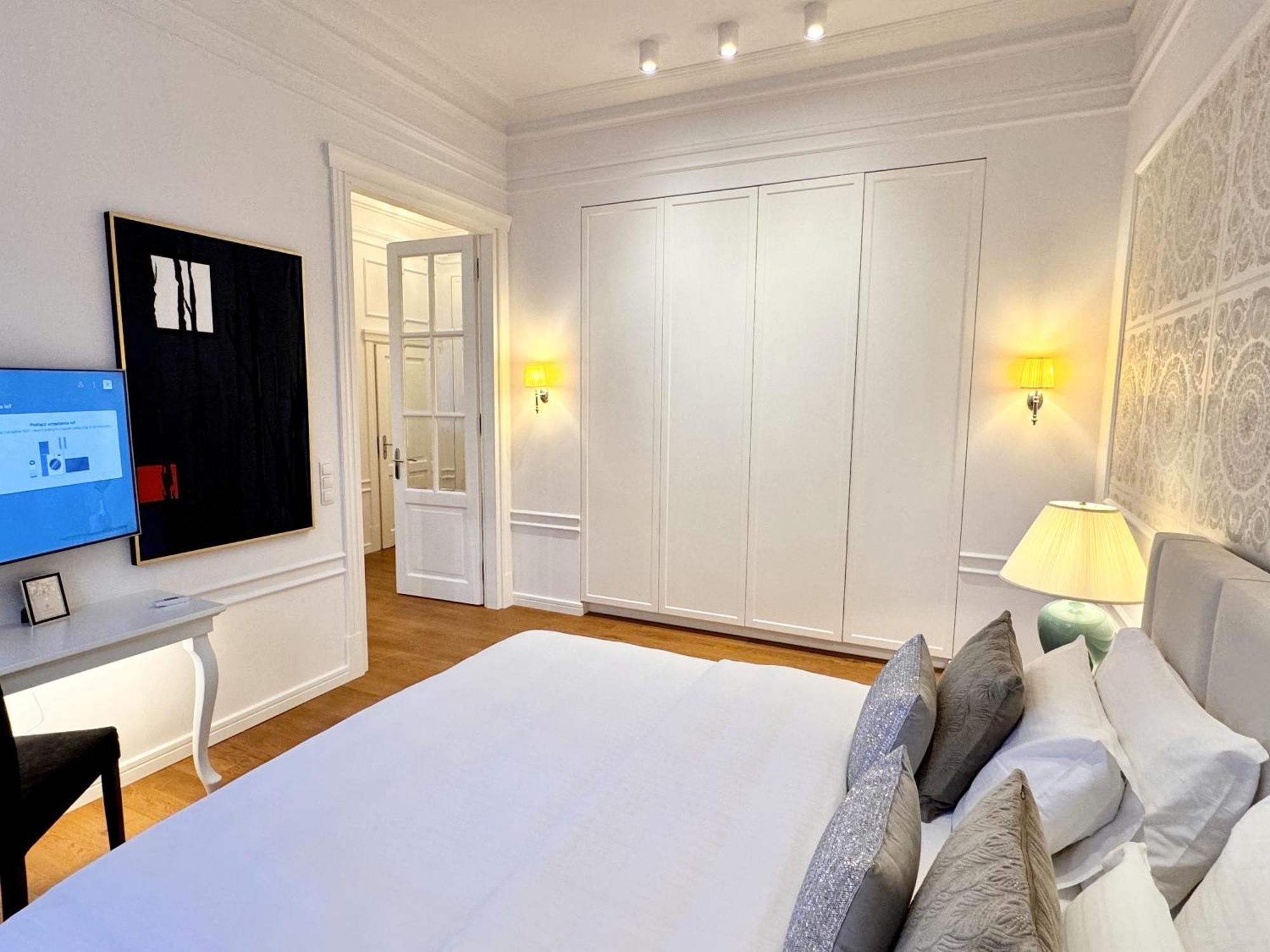 Mondrian Luxury Suites & Apartments Old Town Warschau Buitenkant foto